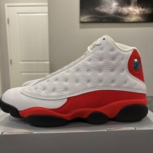 New Air Jordan 13 Retro  OG Chicago Size 10 Men’s